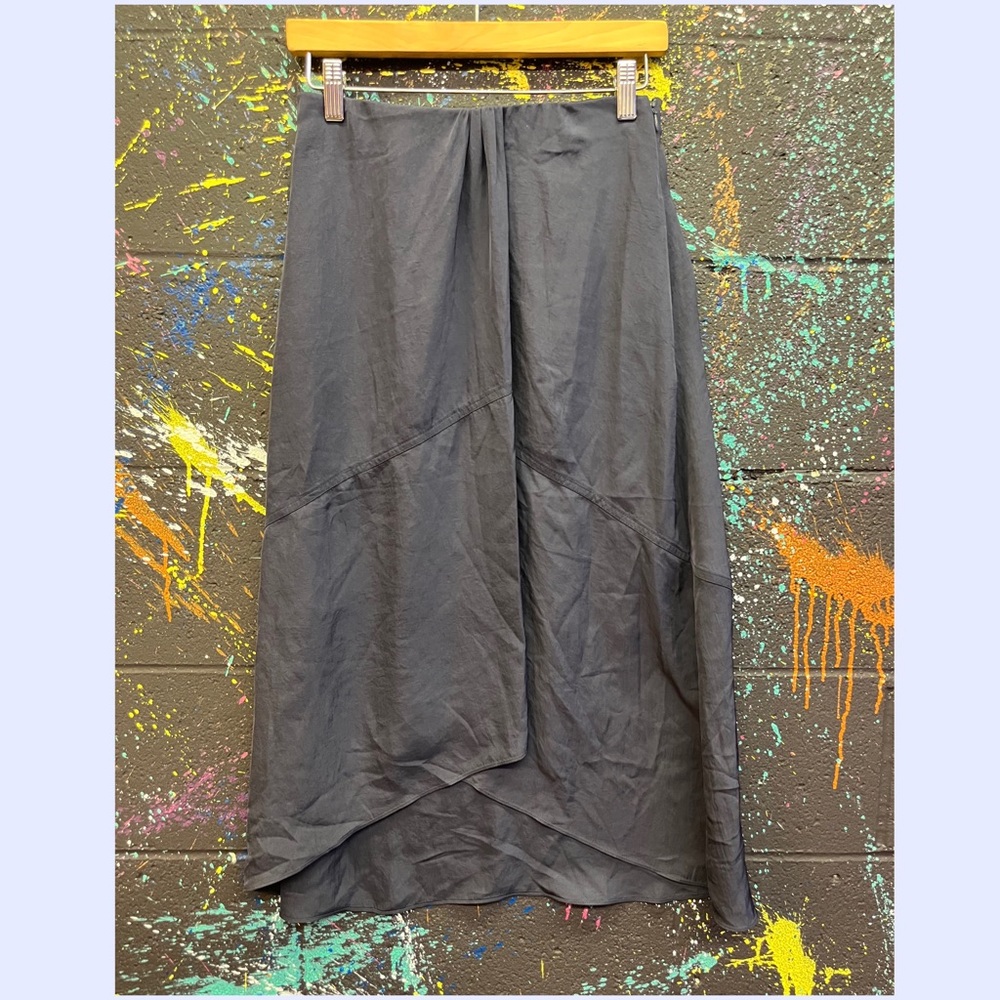 VINCE. NAVY SATIN MIDI SKIRT
